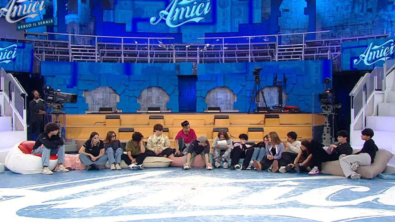Amici 24 svela le emozioni inedite degli allievi prima del Serale che cambierà tutto
