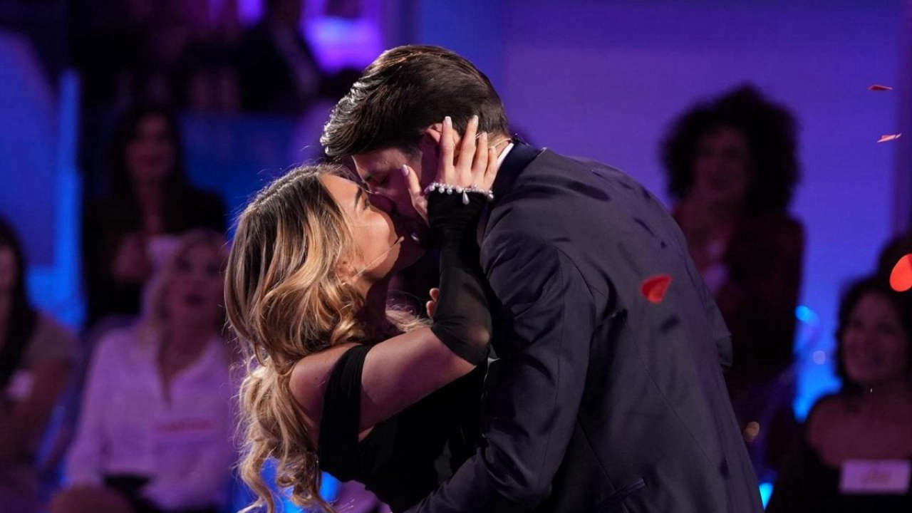 Martina e Ciro sorprendono tutti con una proposta di matrimonio a Uomini e Donne, il ritorno che emoziona il pubblico e accende i cuori