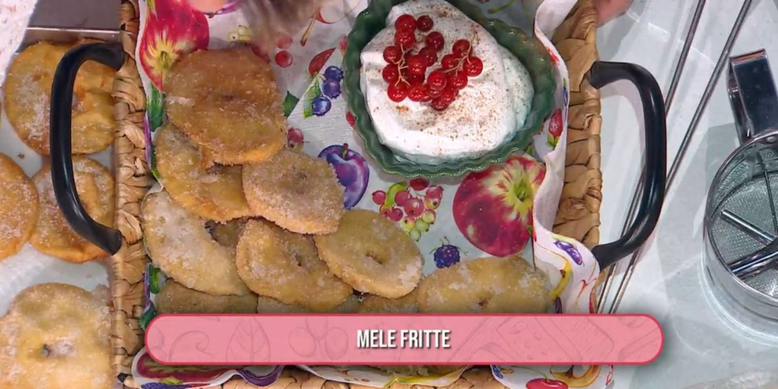 Mele fritte di Barbara De Nigris | É sempre mezzogiorno, 19 marzo 2025