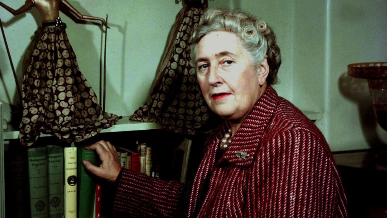 Agatha Christie “rivive” con l’intelligenza artificiale: il nuovo corso di scrittura della BBC sorprende tutti