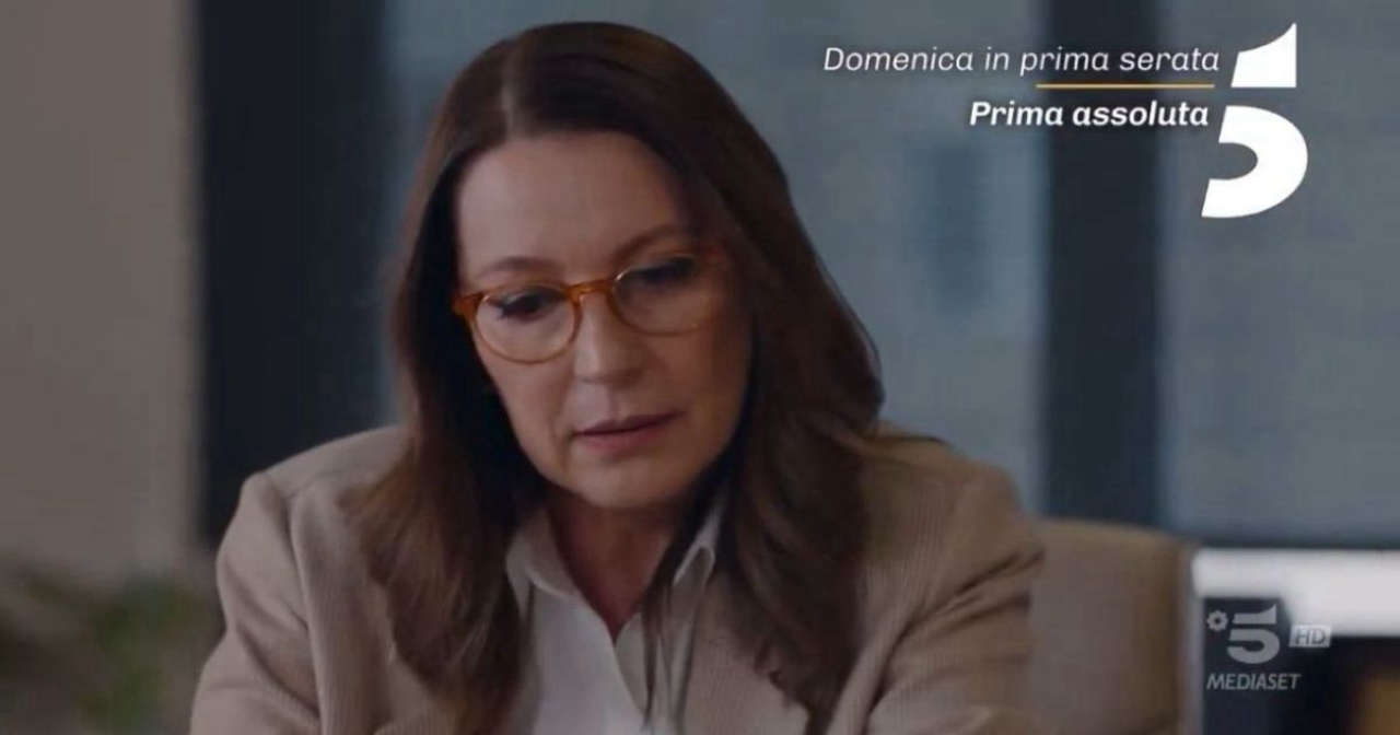 Tradimento cancellato? Ecco cosa succede il 2 giugno su Canale 5: fan increduli! Tradimento cancellato? Ecco cosa succede il 2 giugno su Canale 5: fan increduli!