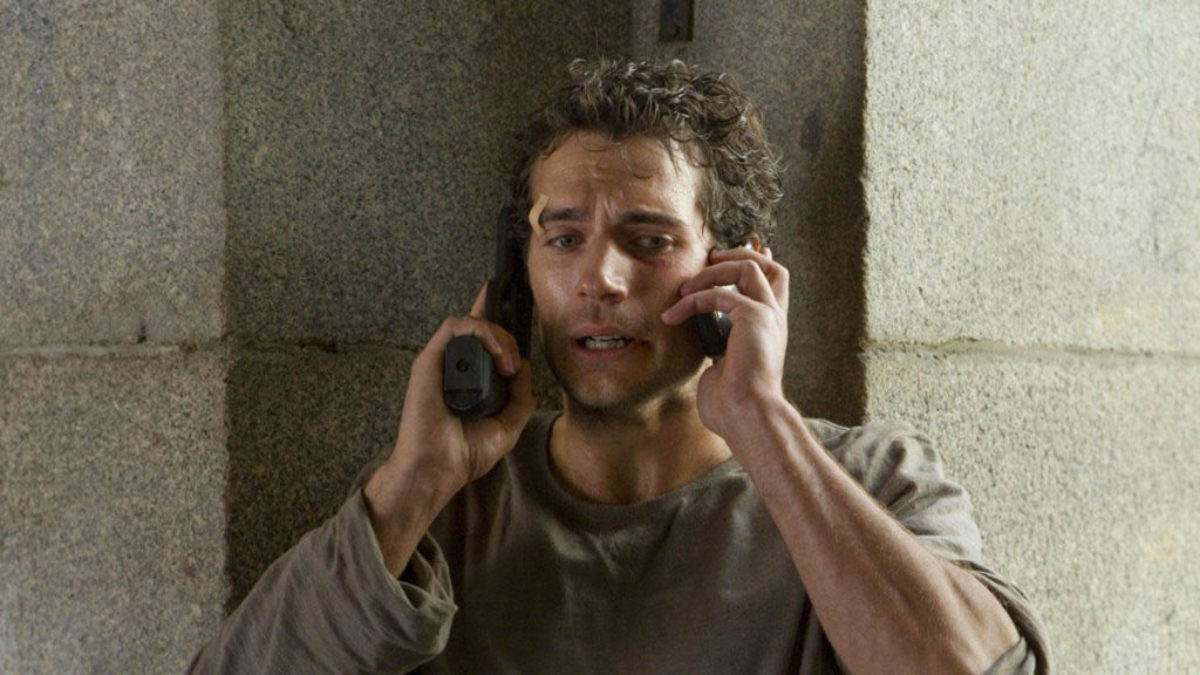 La Fredda Luce del Giorno: Stasera il Thriller con Henry Cavill e Bruce Willis su Italia 1