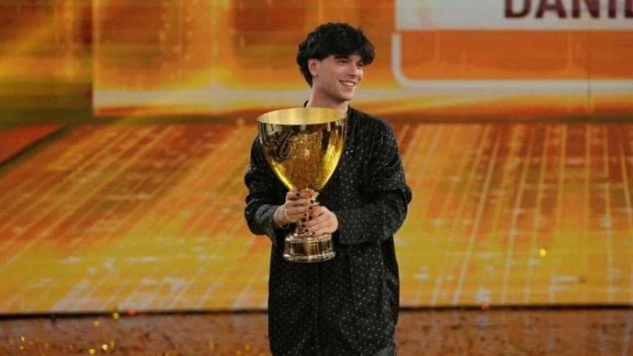 Amici 24, TrigNO trionfa nel canto: scopri il regalo speciale di Anna Pettinelli e cosa rappresenta per lui