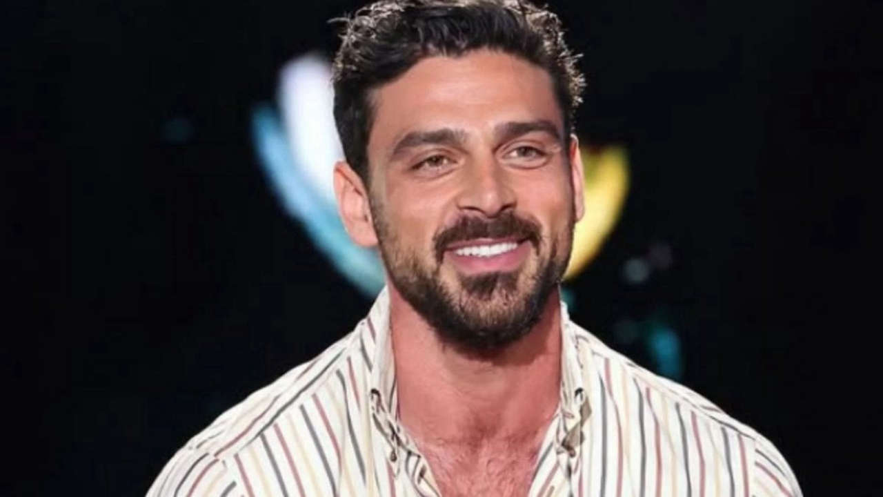 Belve, Michele Morrone svela la verità su Borghi: “Gli altri? Quasi tutti peggio” – Una rivelazione scioccante!
