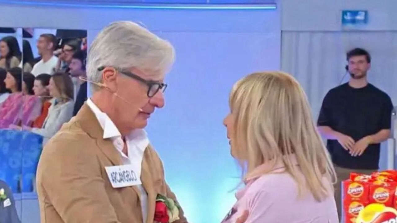 Uomini e donne, 14-20 ottobre: Gemma attacca Arcangelo e critica Marina e Cinzia in un durissimo scontro Uomini e donne, 14-20 ottobre: Gemma attacca Arcangelo e critica Marina e Cinzia in un durissimo scontro