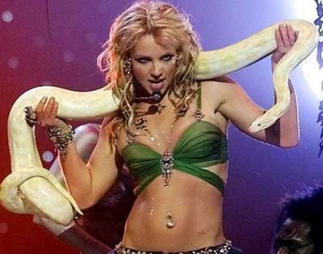 Britney Spears fermata in aereo: un episodio sorprendente non è la prima volta che accade