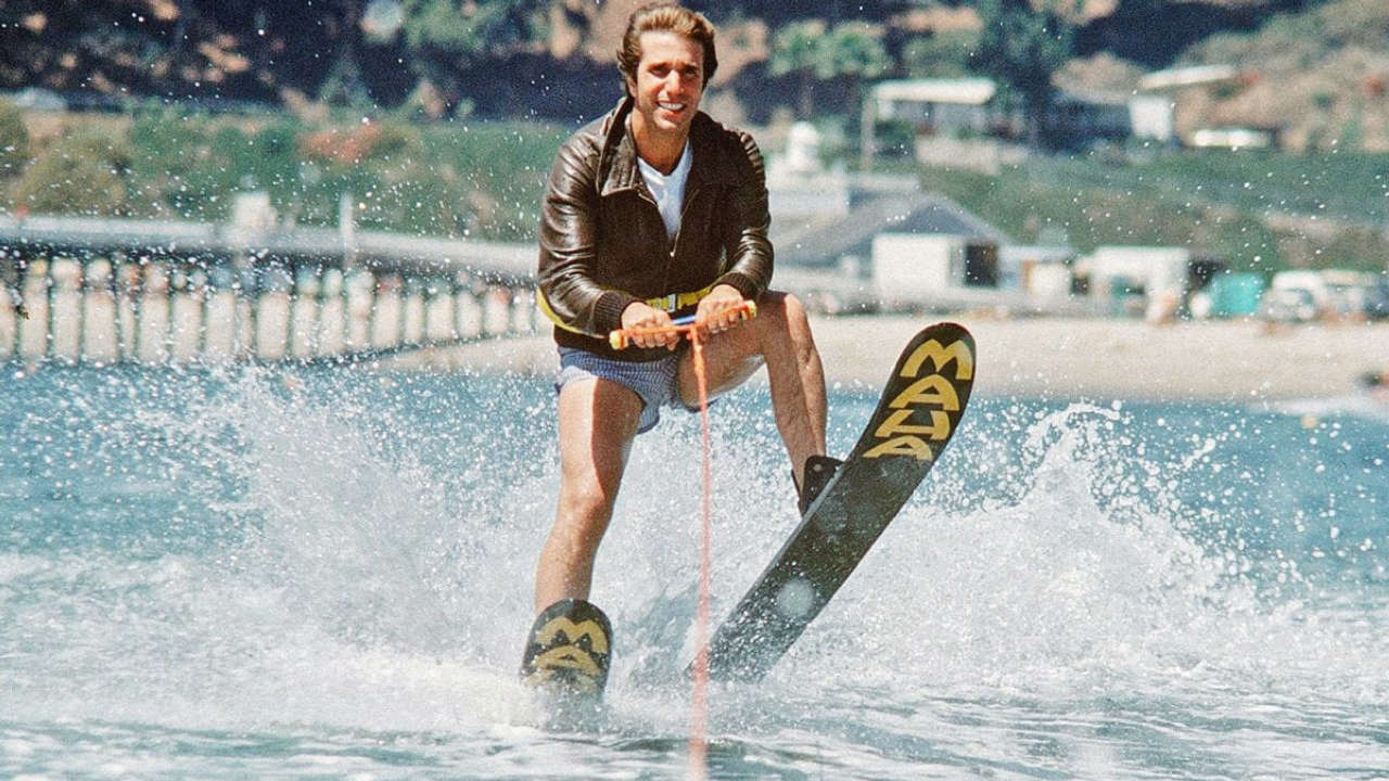 10 peggiori salti dello squalo nelle serie TV: da Happy Days a Doctor Odyssey, scopri i momenti più imbarazzanti!