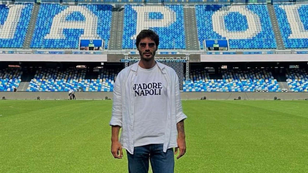 Stefano De Martino oggi su Rai 2 per la festa scudetto del Napoli: scopri l’orario della diretta imperdibile