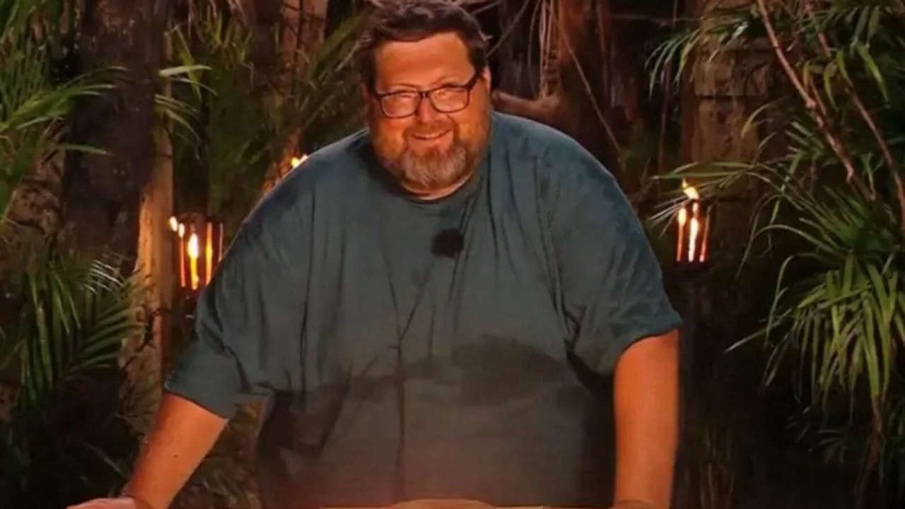 L’Isola dei Famosi, Mario Adinolfi rivela: “Soffro, non dormo” – il dramma in diretta che ha sorpreso tutti