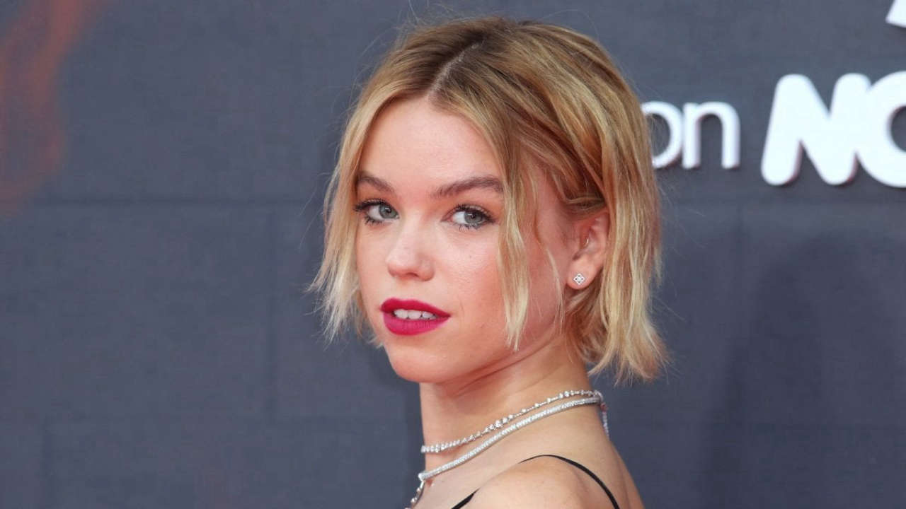Supergirl: Milly Alcock indossa il costume per lo screen test e rivela un segreto scioccante sul suo stato d’animo