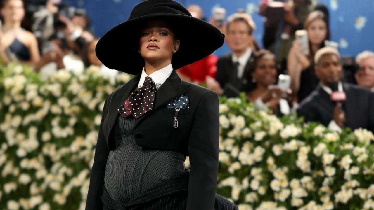 Rihanna incinta per la terza volta: il pancione sorprende al Met Gala 2025, tutti gli occhi su di lei!