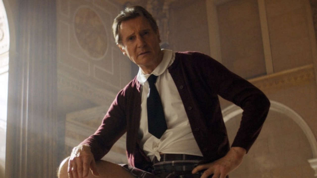 Una pallottola spuntata: Pamela Anderson e Liam Neeson in un reboot che promette colpi di scena sorprendenti!