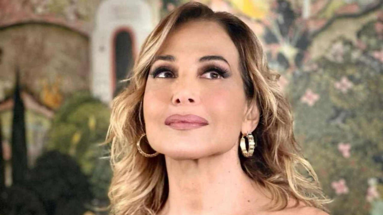 Barbara D’Urso su Canale 5 risponde a Striscia la Notizia: ecco la verità che conquista il cuore dei fan