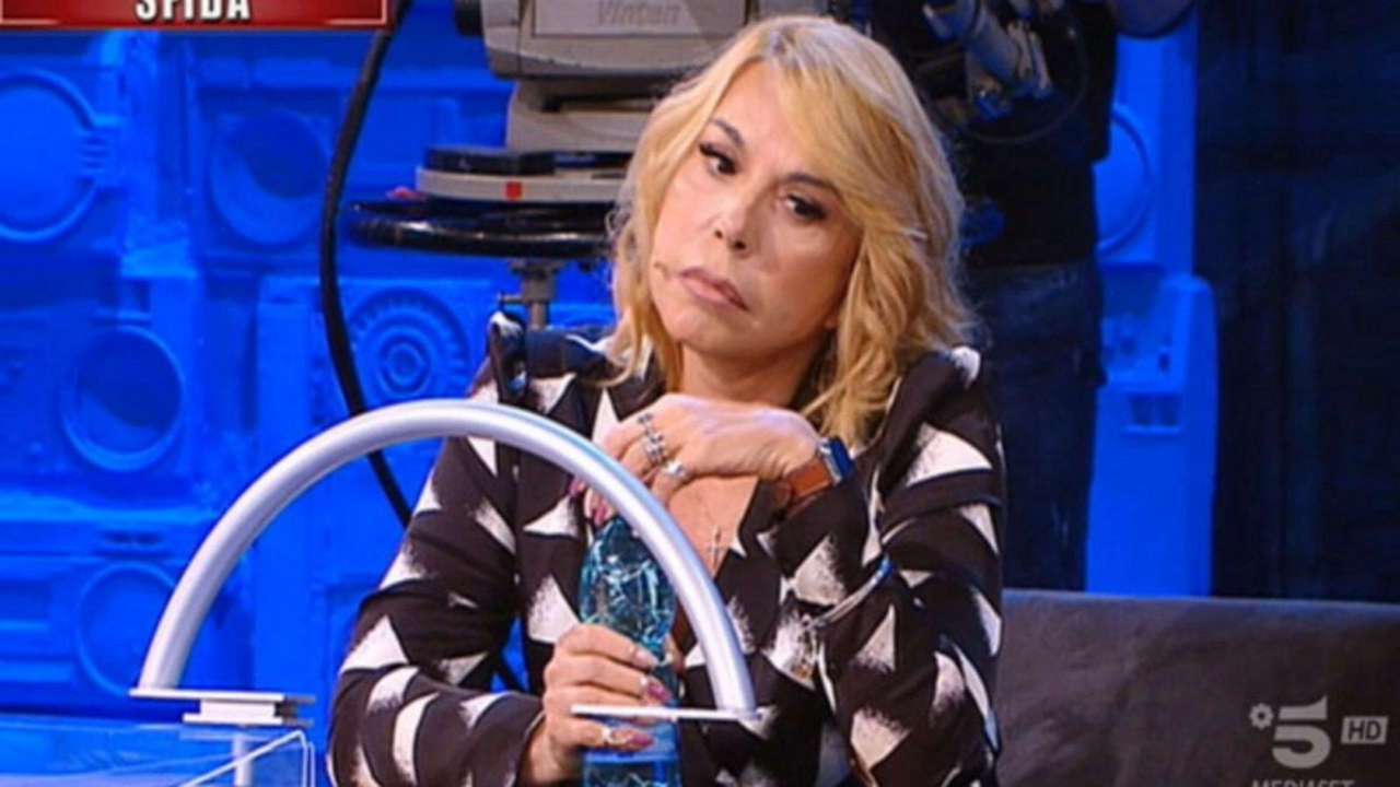 Amici 2024: Anna Pettinelli sbotta dopo l’eliminazione di Nicolò, la reazione del cantante sorprende tutti