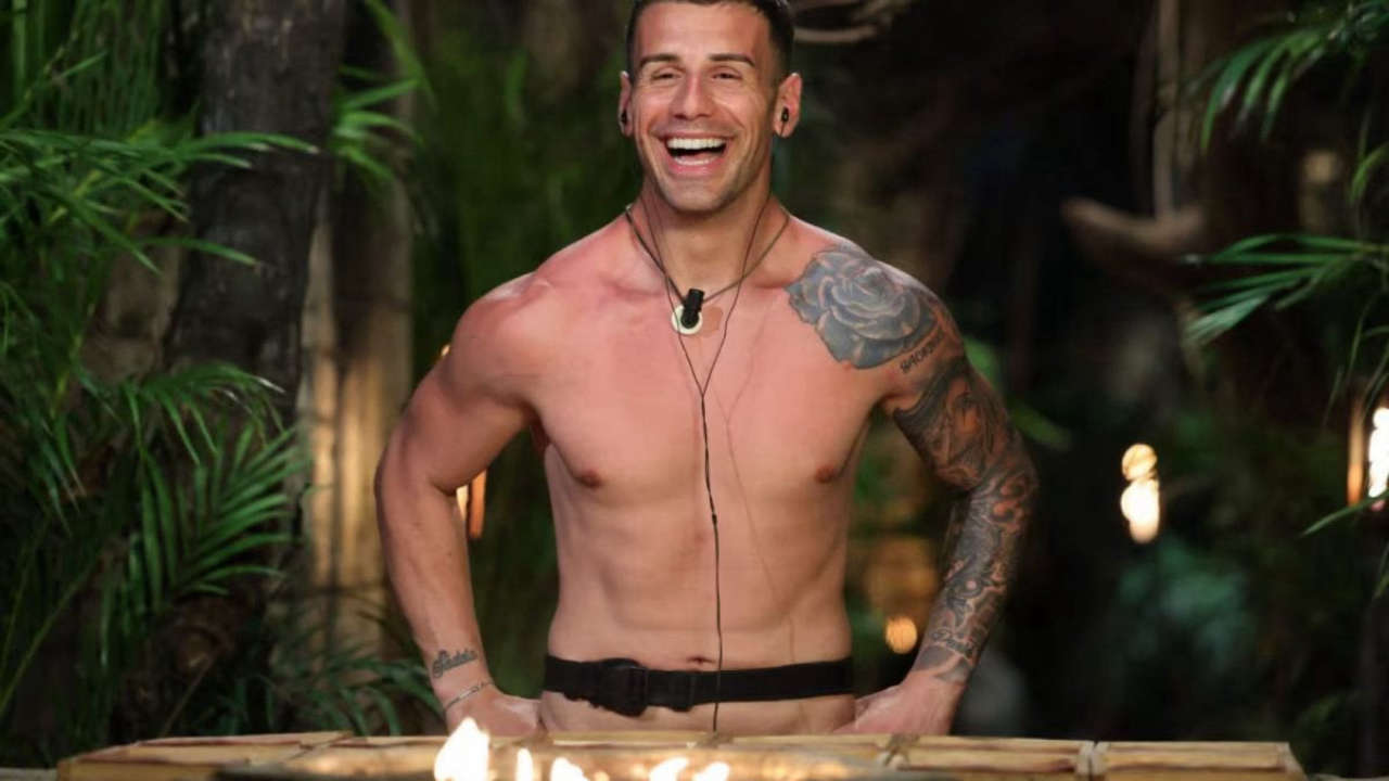 L’isola dei famosi 2025: Angelo Famao pronto a un clamoroso ritorno nel gioco? Scopri cosa potrebbe accadere!