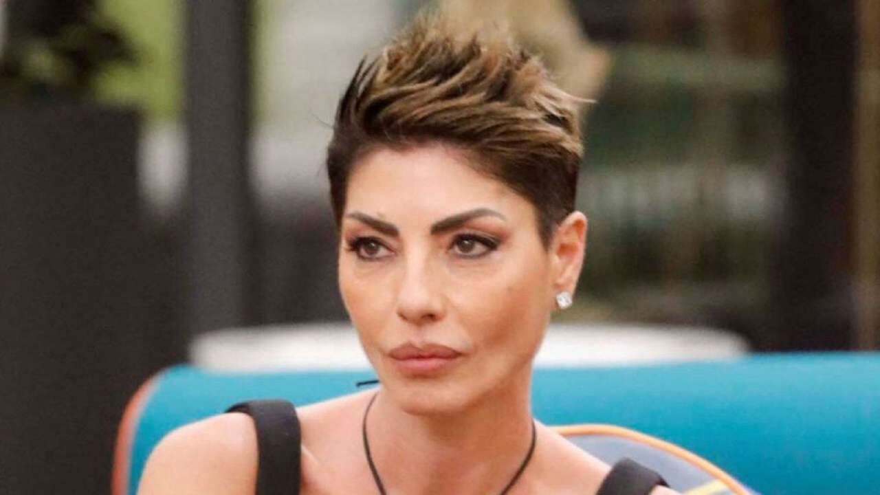 Grande Fratello: Ilaria Galassi si scusa per l’attacco ad Helena Prestes, svelando retroscena inaspettati