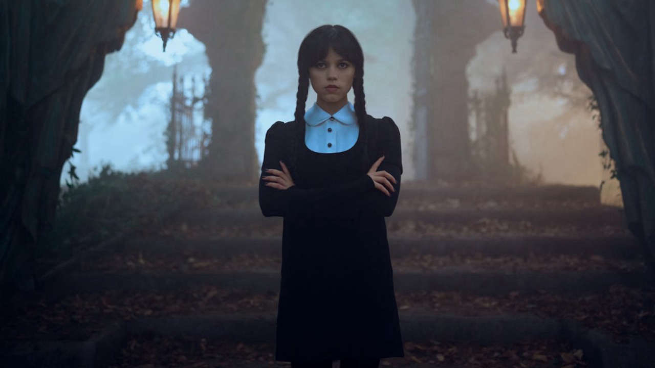 Mercoledì: Jenna Ortega e la famiglia Addams tornano su Netflix con una nuova sorprendente immagine!