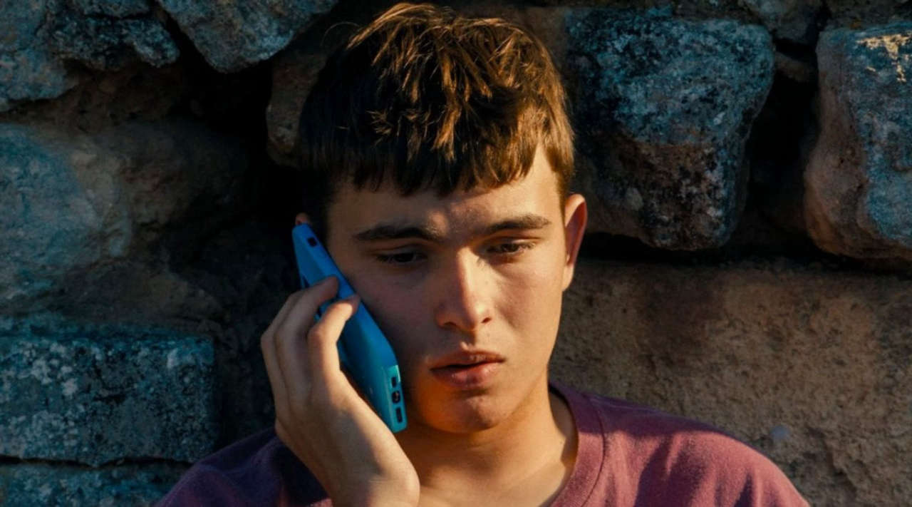 Enzo: la sorprendente recensione del film di Robin Campillo con Pierfrancesco Favino in arrivo il 15 novembre