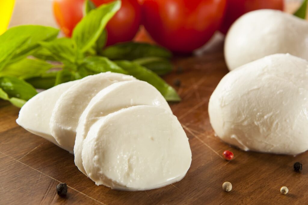 Cosa succede se mangio mozzarella scaduta