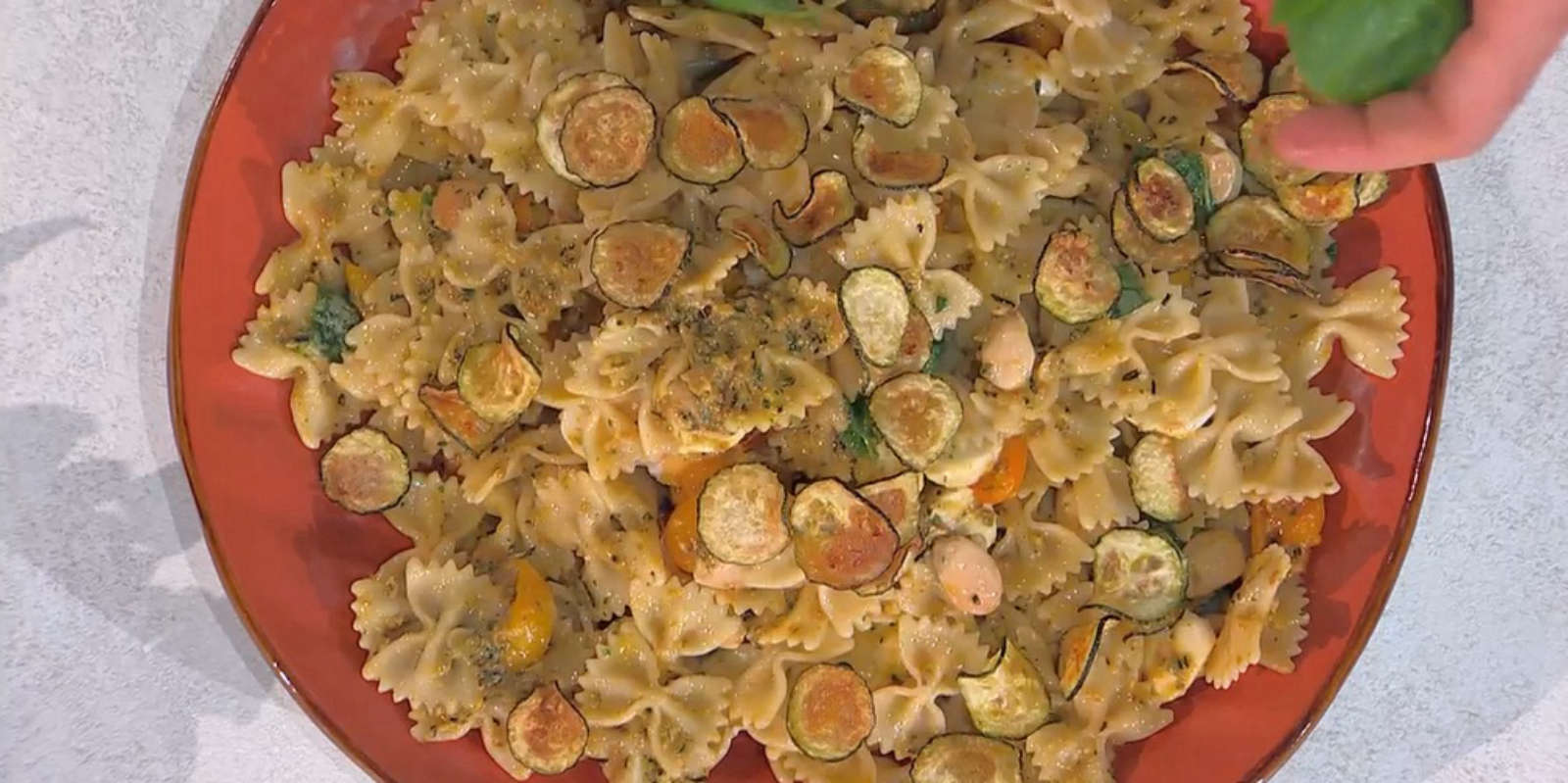 Farfalle d’estate di Antonio Paolino | É sempre mezzogiorno, 29 maggio 2025