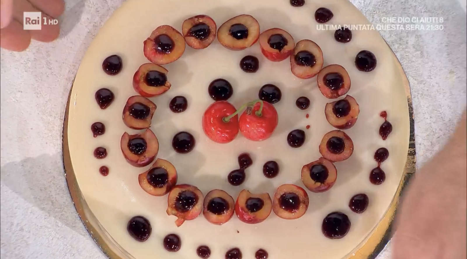 Torta alle ciliegie di Sal De Riso | É sempre mezzogiorno, 8 maggio 2025