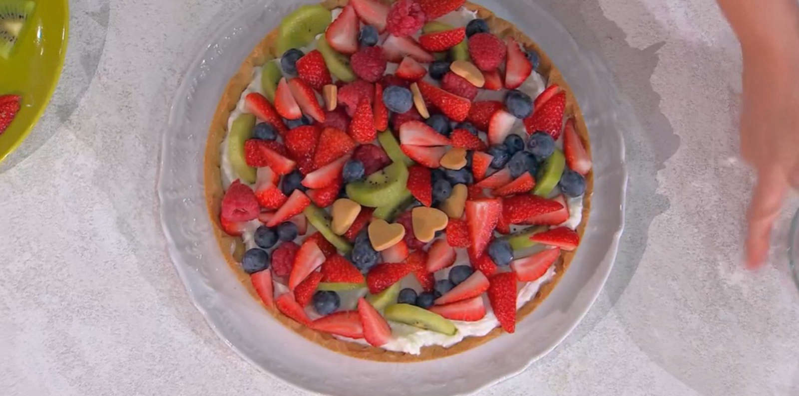 Crostata di frutta e crema al latte di Natalia Cattelani | É sempre mezzogiorno, 14 maggio 2025