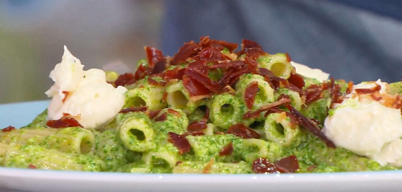 Sedani al pesto di rucola di Daniele Persegani | É sempre mezzogiorno, 14 maggio 2025