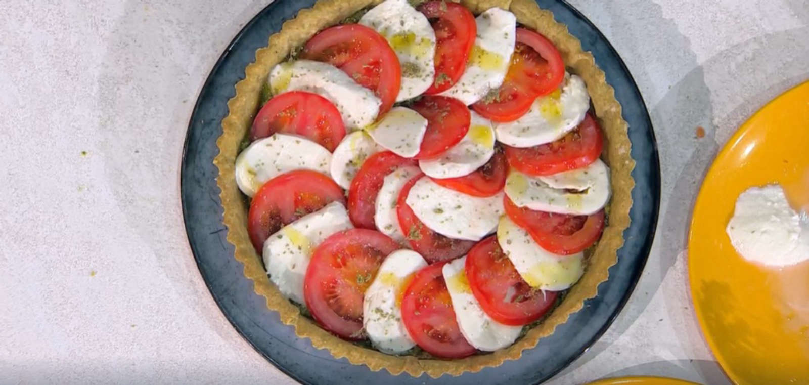 Crostata salata caprese di Sonia Peronaci | É sempre mezzogiorno, 15 maggio 2025