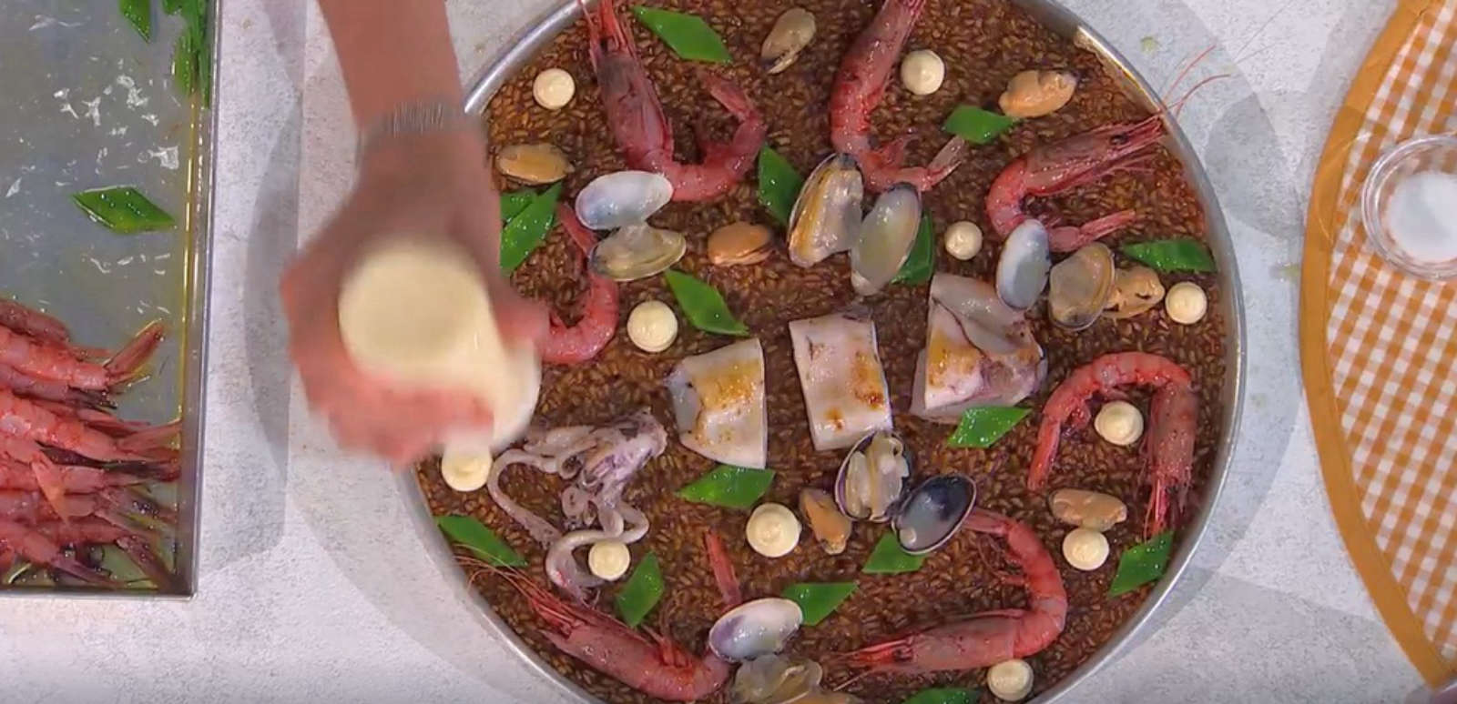 Paella all’italiana di David Fiordigiglio | É sempre mezzogiorno, 21 maggio 2025