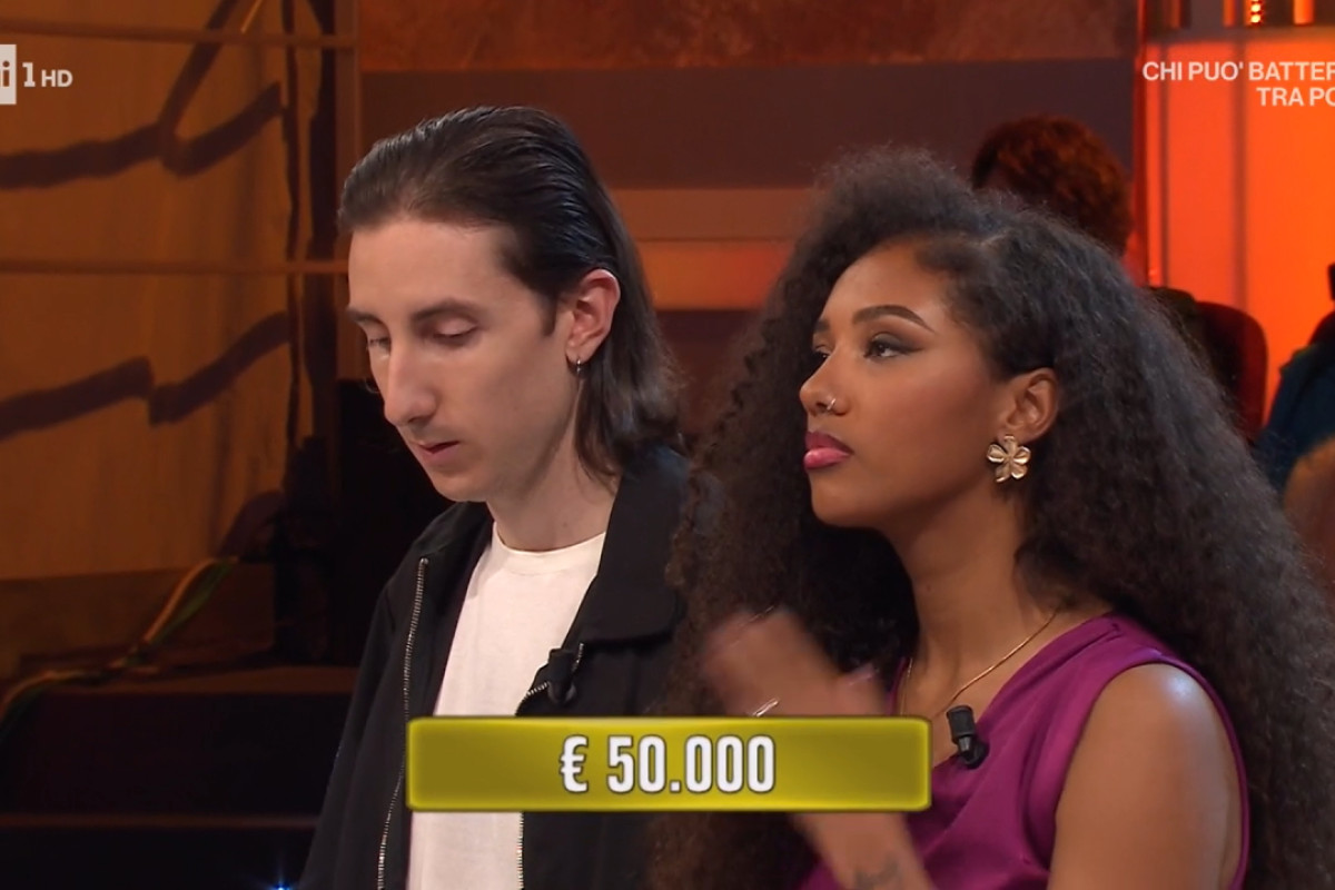 Affari Tuoi 7 Giugno 2025, Chiara in cerca del colpaccio: il siparietto con Stefano De Martino sorprende tutti!