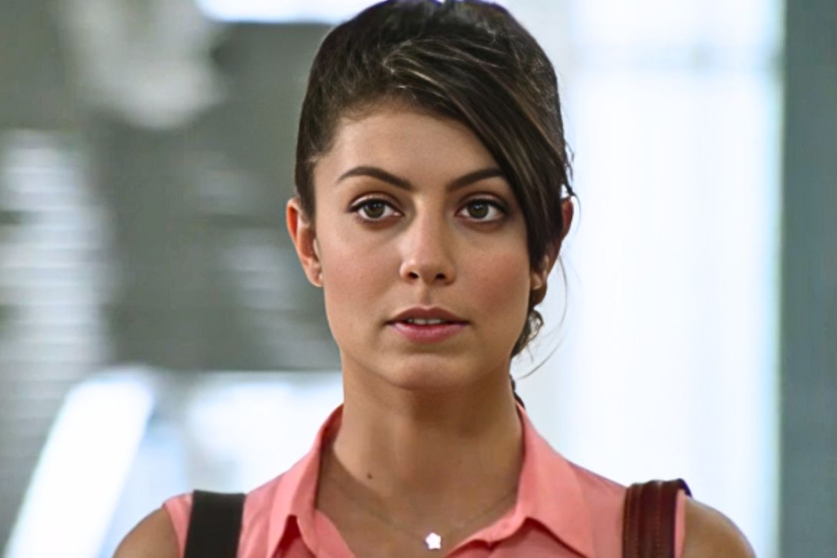 Alessandra Mastronardi: dal dimenticatoio delle fiction alle repliche, il futuro della sua carriera TV svelato!
