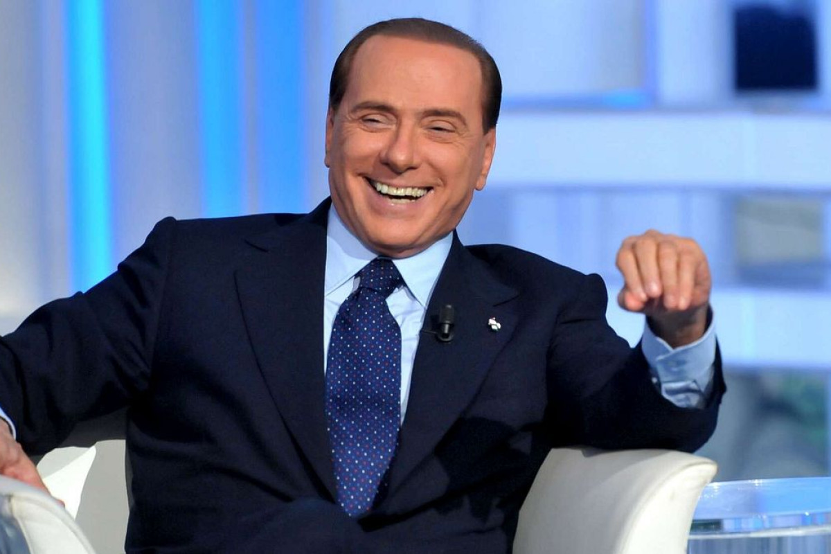 Caro presidente, il tempo vola: due anni dopo la scomparsa di Silvio Berlusconi, un racconto visivo emozionante