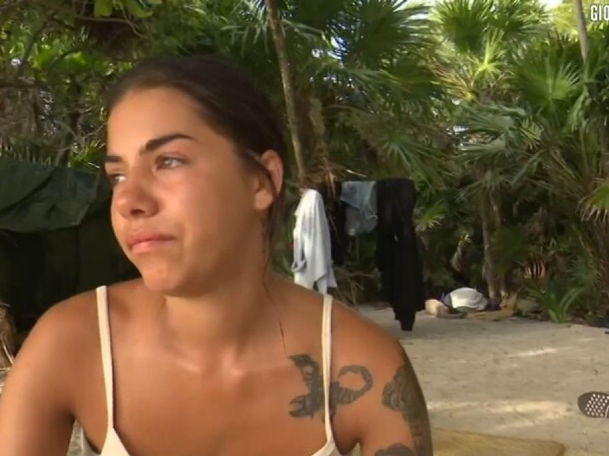 Chiara e Teresanna si svelano in spiaggia: verità inaspettate sul loro legame famigliare e telefonate rare