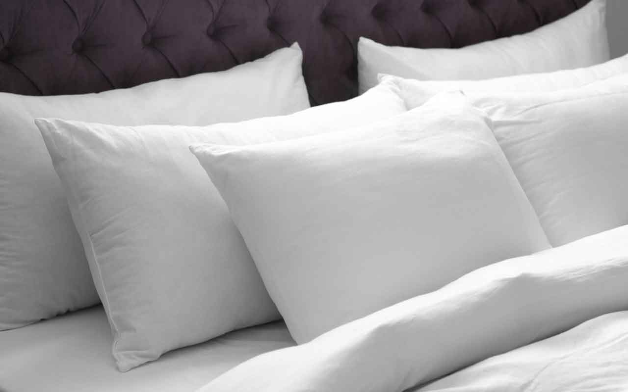 Scopri il segreto incredibile: perché spruzzare bicarbonato sui cuscini cambierà il tuo sonno per sempre!