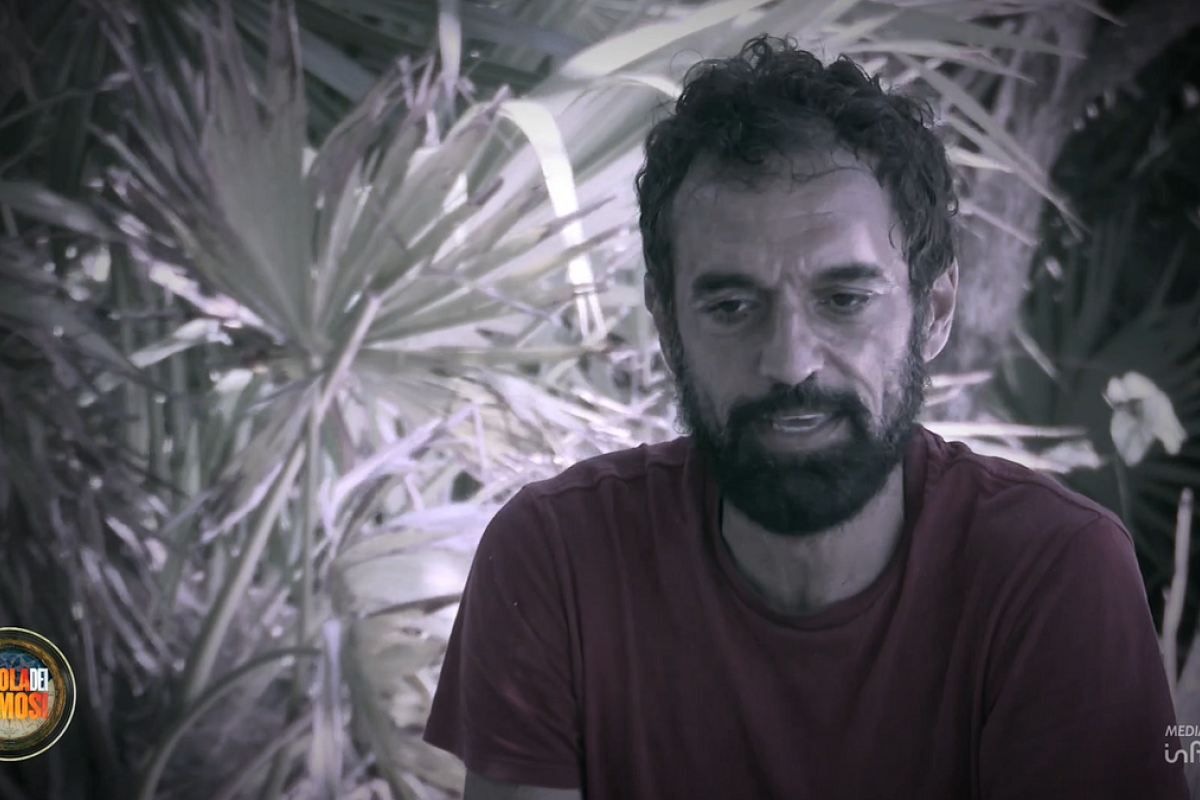 Dino Giarrusso e il suo passato da Latin Lover: l’isola tra ammirazione e scetticismo, un racconto sorprendente