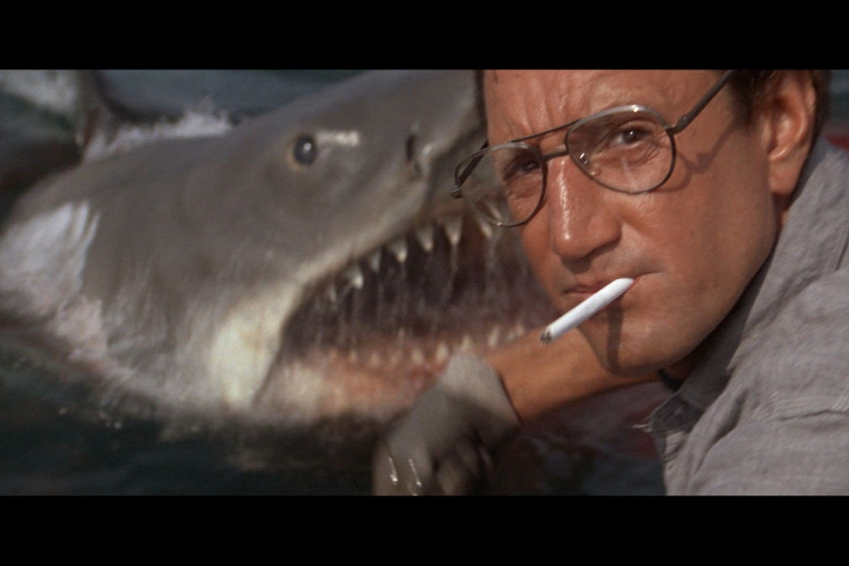 Lo squalo compie 50 anni: ripercorriamo il cult di Spielberg tra paure e ironia nel cinema senza tempo