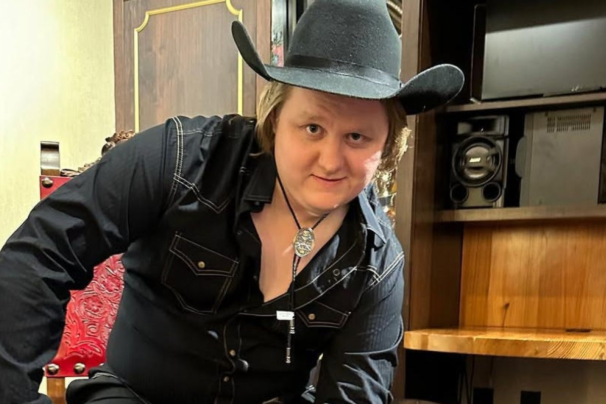 Il ritorno di Lewis Capaldi a Glastonbury: emozioni e sfide dopo due anni di assenza