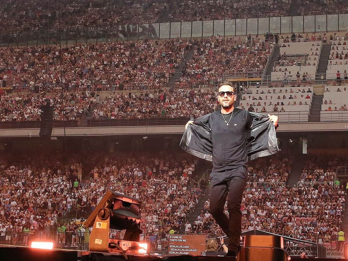 Cesare Cremonini: il tour tra innovazione hi-tech e performance live che sta stupendo i fan di tutto il Paese