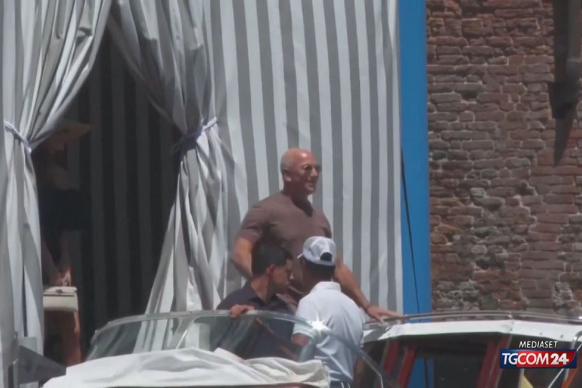 Jeff Bezos e Lauren Sánchez a Venezia: tra glamour, passeggiate e l’attesa per la festa all’Arsenale