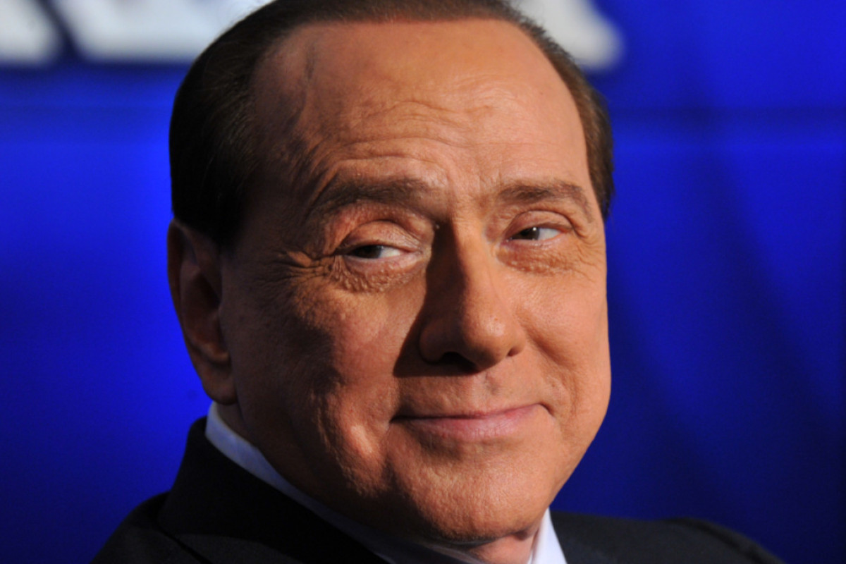 Mediaset celebra Silvio Berlusconi: speciale in prima serata a due anni dalla scomparsa, un tributo imperdibile.