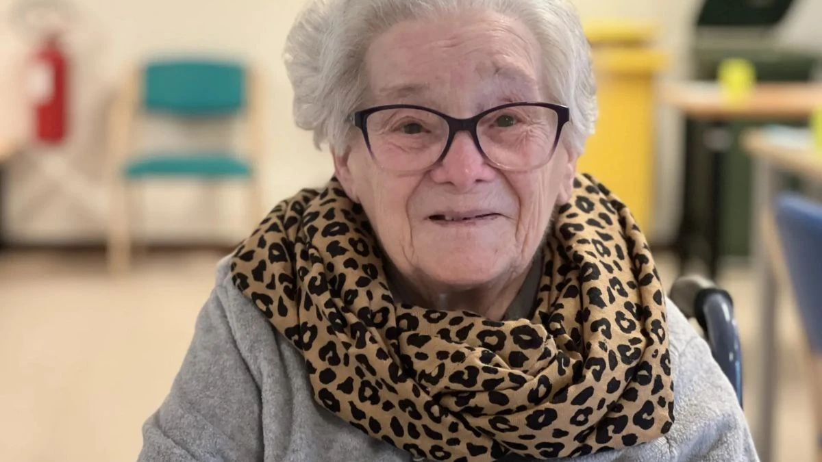 Nella vecchia abitazione una stanza segreta svela la storia di una famiglia in attesa nel silenzio inquietante
