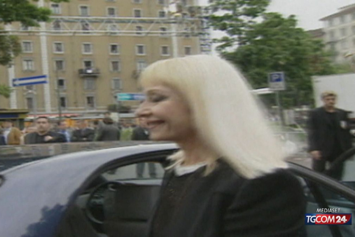 Raffaella Carrà avrebbe compiuto 82 anni: due album storici tornano con versioni restaurate e inedite