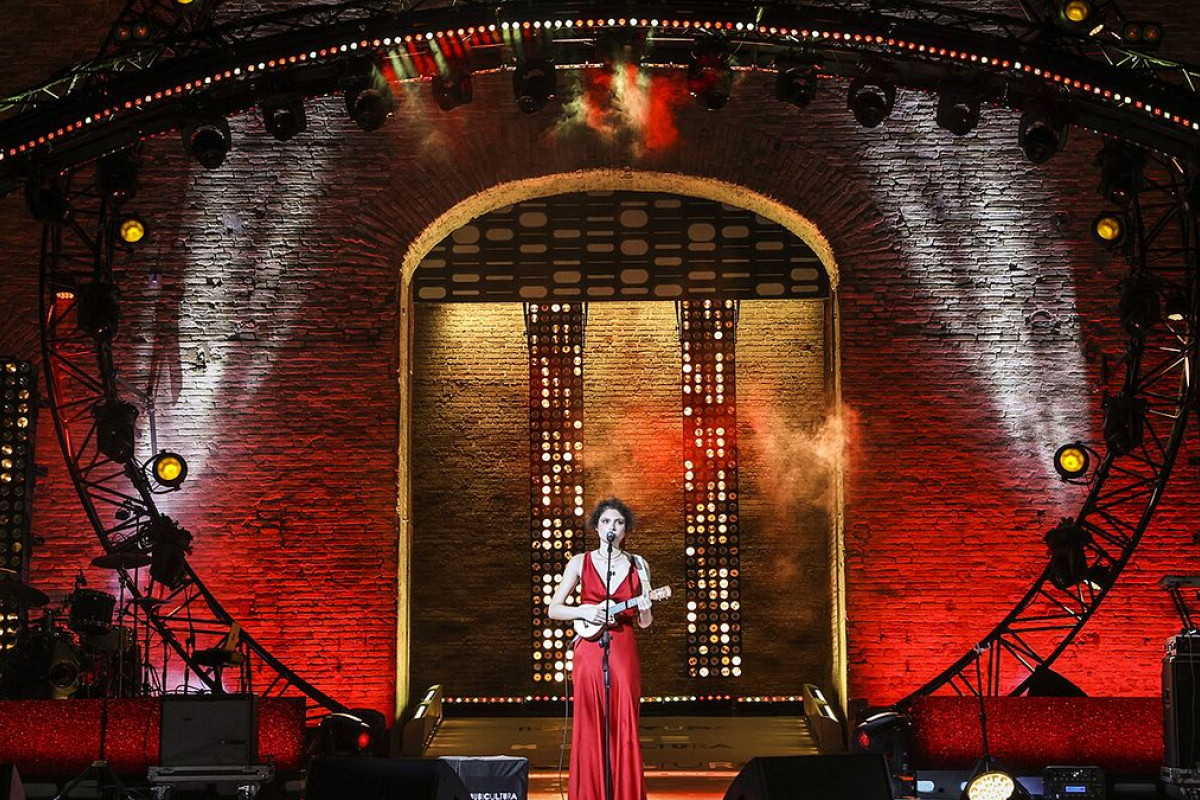Musicultura 2025: Antonella Ruggiero e Eugenio Finardi brillano tra emozioni e premi in una serata indimenticabile