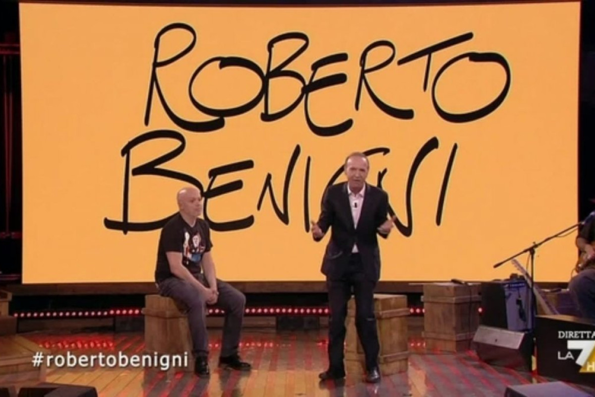 Roberto Benigni a Propaganda Live: un monologo toccante contro la guerra e un forte appello per la Pace Internazionale