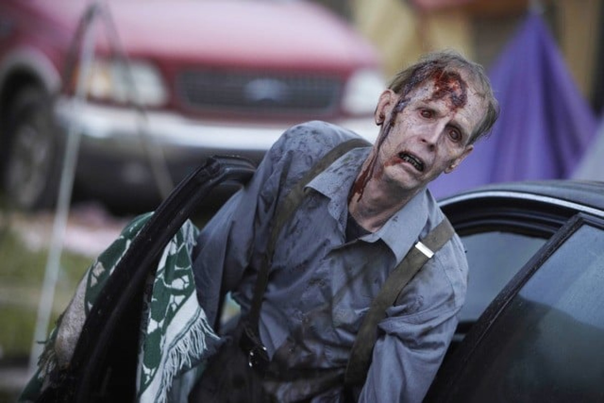 The Walking Dead: Ross Marquand rivela la scena mai girata a causa di uno zombie troppo chiassoso