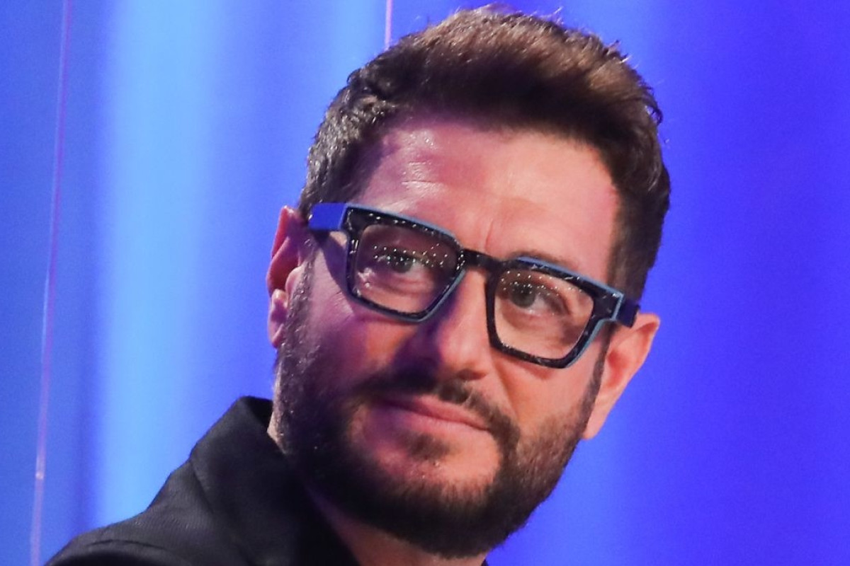 Sarabanda Celebrity sospeso: la sorprendente scelta di Italia1 in vista della partita PSG – Atletico Madrid