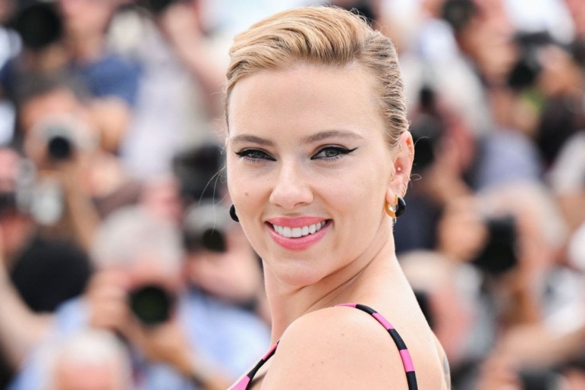 Scarlett Johansson e David Harbour: le sfide di Marvel e Stranger Things, svelati i retroscena tra le riprese