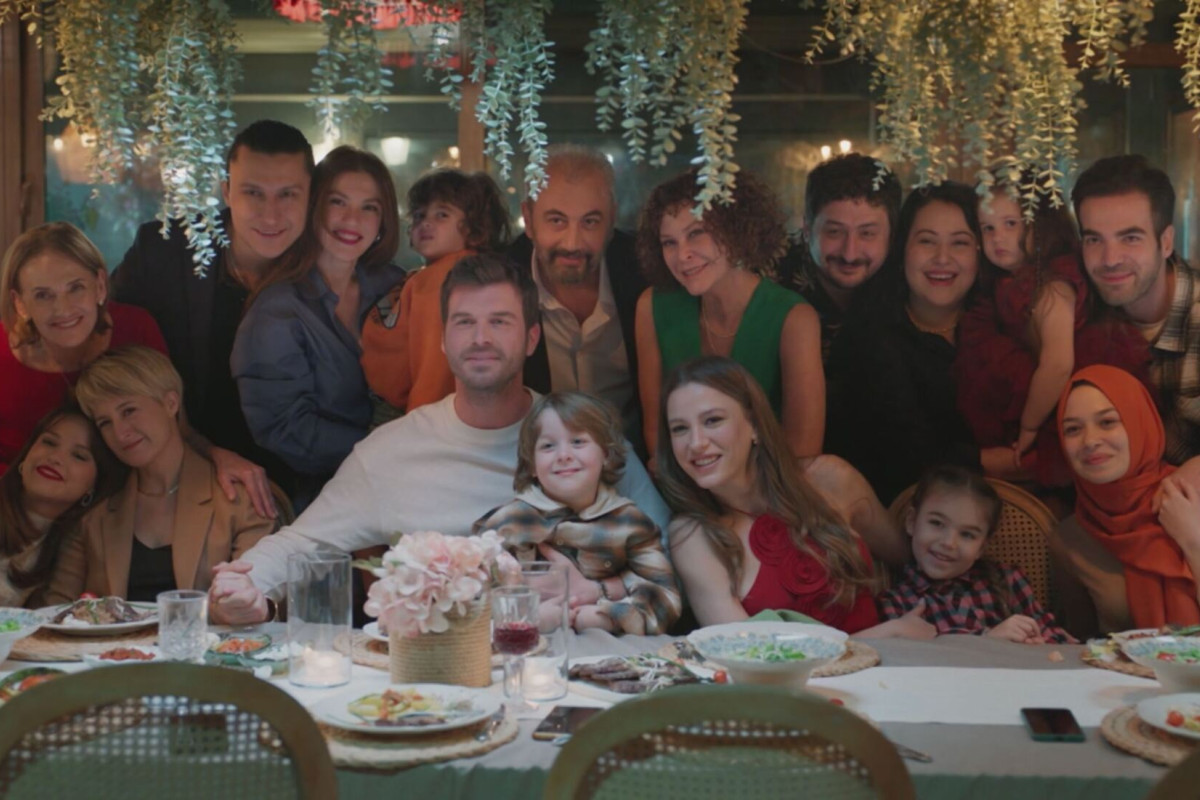 The Family su Canale 5: Aslan e Devin in prove cruciali prima dell’arrivo del loro bambino