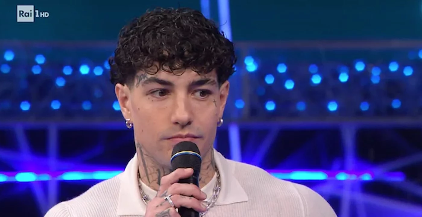 Tony Effe svela i segreti di Sanremo e i suoi sogni futuri tra musica e famiglia
