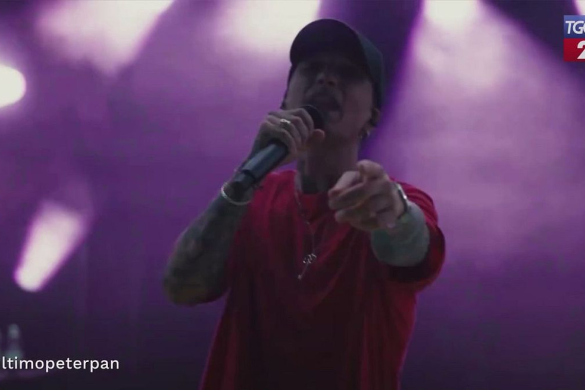 Ultimo spopola negli stadi: il tour con tappe sold out in tutta Italia conquista i fan.